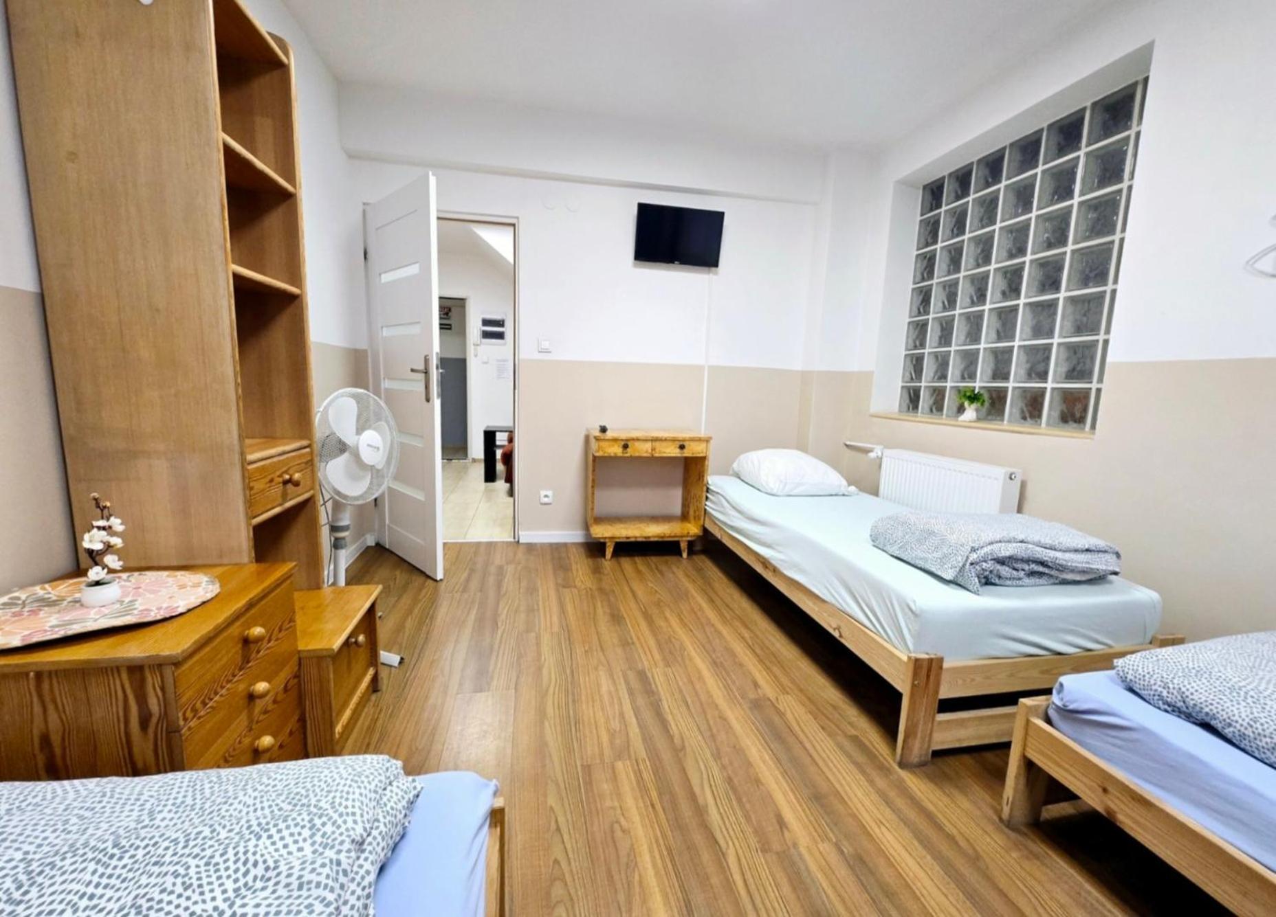 Rent Ursynow Hostel *