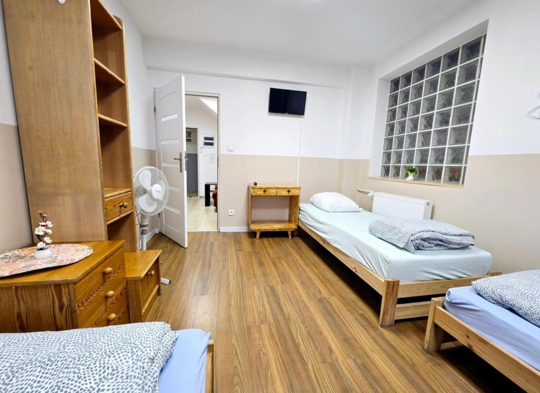 Rent Ursynow Hostel *